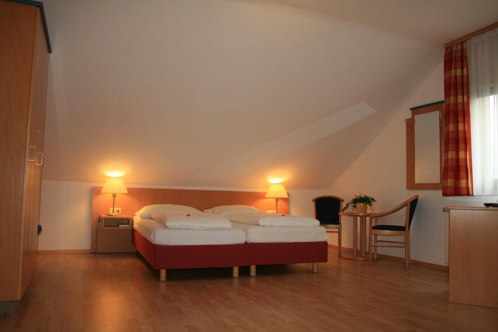 Hotel Restaurant Haus Odendahl Кёльн Номер фото