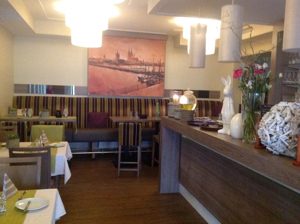 Hotel Restaurant Haus Odendahl Кёльн Экстерьер фото